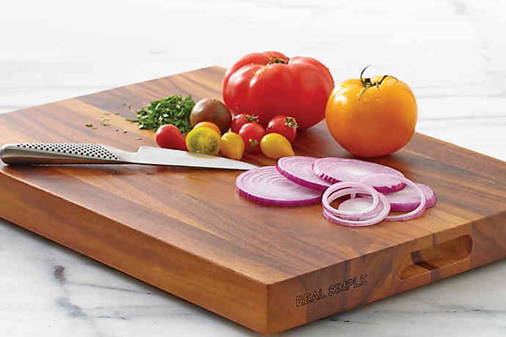 Najprljaviji predmet u kući: Evo kako da dasku za rezanje pravilno dezinfikujete