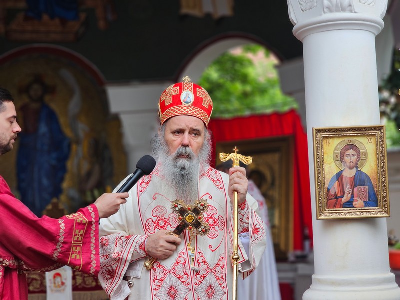 Mitropolit Fotije: Sveti Vasilije Ostroškim čini nas velikim i nebeskim