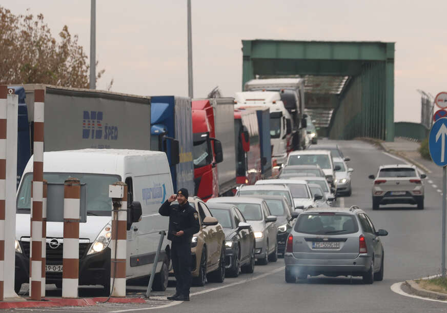 Sve veće gužve na granici u Gradišci: Najteži dani 6. i 7. aprila