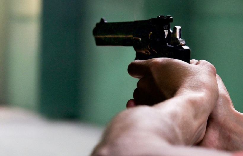 Istočno Novo Sarajevo: Uz prijetnju pištoljem oteo više mobilnih telefona