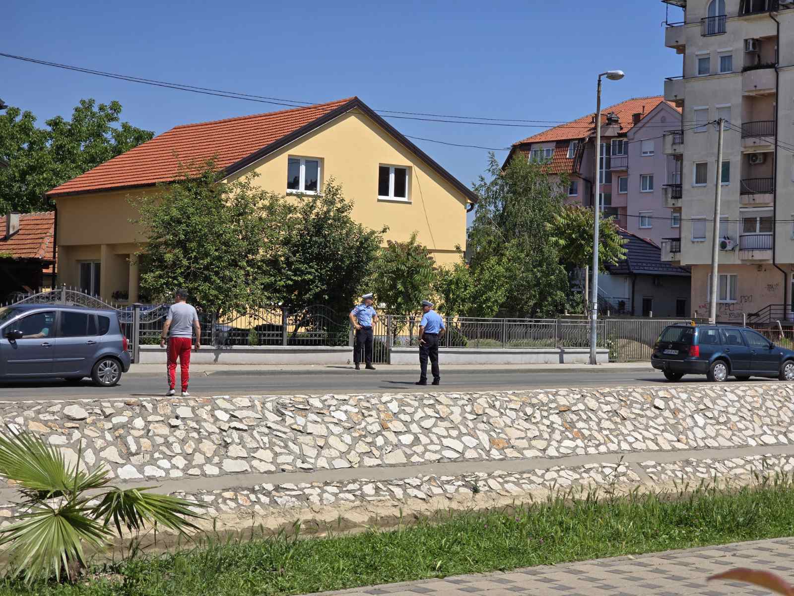 Bijeljina: Motociklista prevezen na Urgentni nakon sudara sa vozilom (FOTO)