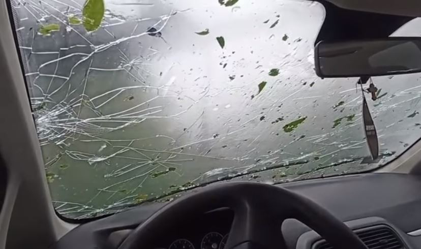 Saznajte šta uraditi ako vas nevrijeme zatekne dok ste u autu