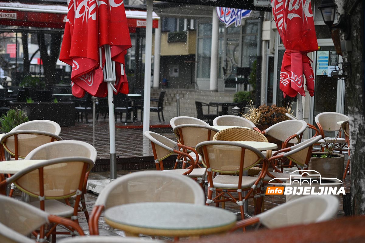 U Srpskoj se otvaraju bašte kafića, učenici nižih razreda kreću u školu