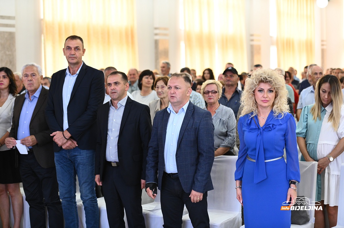 Nešković: SDS vodeća stranka u Loparama, imamo čime da izađemo pred građane (FOTO)