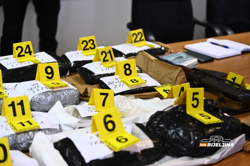 PU Bijeljina: U Pelagićevu zaplijenjeno više od 25 kg droge, uhapšen stari policijski znanac (FOTO)