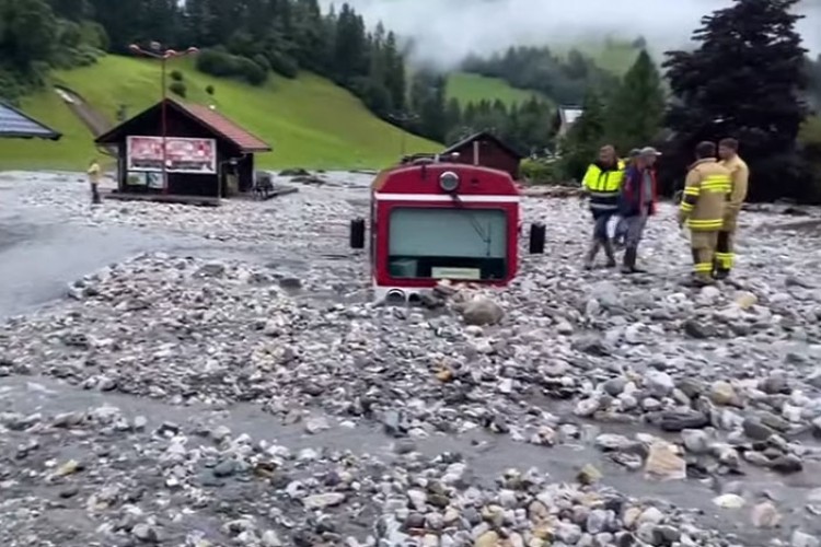 Jako nevrijeme u Austriji: Oluja aktivirala klizišta