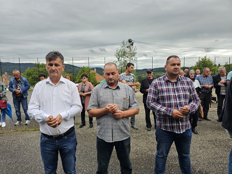 Služen parastos poginulim borcima Bogutovog Sela: Rod pamti junake