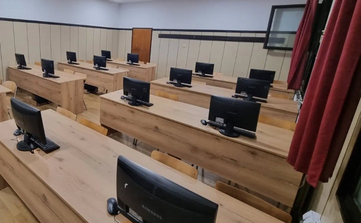 Tehnička škola Bijeljina, Maksimović: Tri profesora učionicu pretvorila u savremeni kabinet