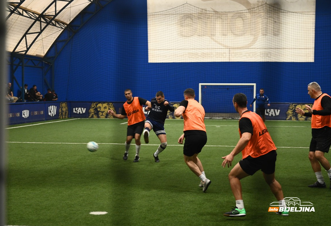 Pripadnici PU Bijeljina na turniru u malom fudbalu: Trifković najbolji igrač, a Pavlović strijelac (FOTO)