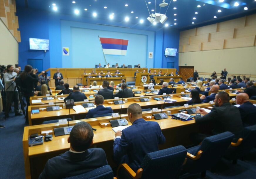 Podrška stiže i od dijela opozicije: Pitanje veta između jedinstva i žestokih podjela