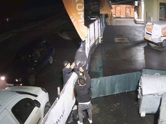 Organizacija Pomozi.ba objavila snimak krađe donirane robe i uputila apel donatoraima (VIDEO)