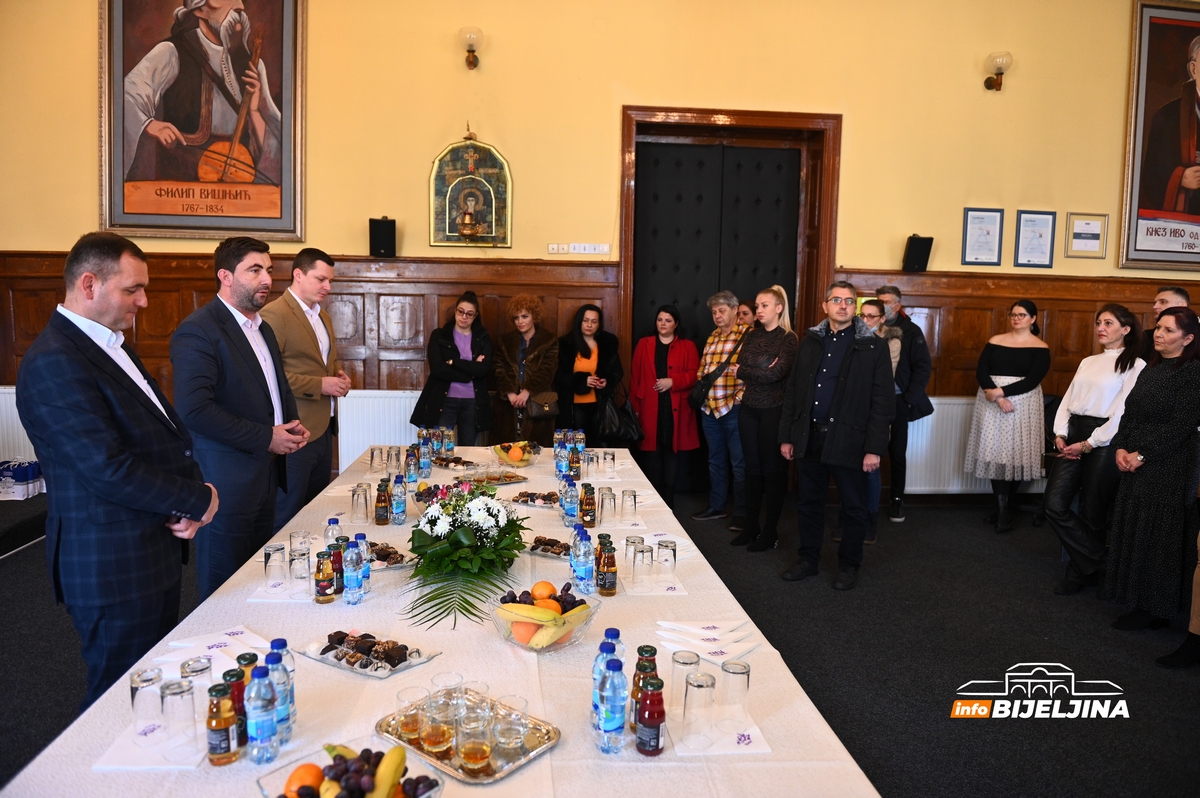 Predstavnici Gradske uprave organizovali prijem za novinare (FOTO)