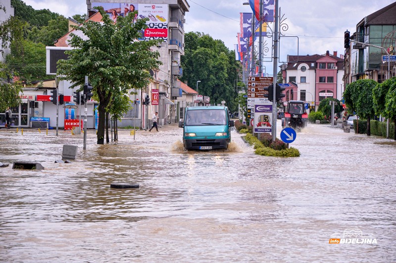 Ovako su u vrijeme velike poplave izgledali dijelovi Bijeljine (FOTO)