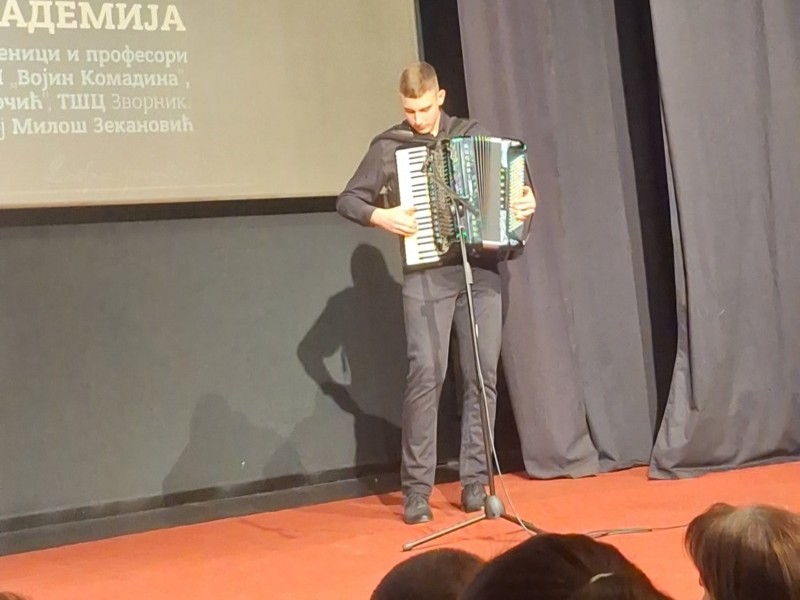 Odlikaš iz Zvornika čudo od mladića: Uspješan džudista svira dva instrumenta i želi liječiti neizlječive bolesti (FOTO)