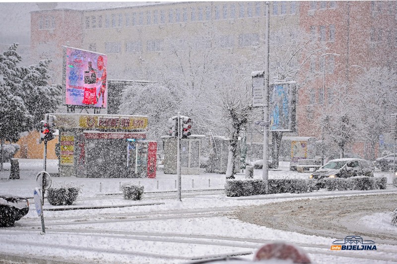 Bijeljina osvanula pod snijegom (FOTO)