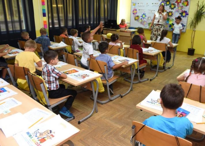 Srpski đaci otkrili kakav im je bio prvi dan škole, neki će vas nasmijati, neki rastužiti