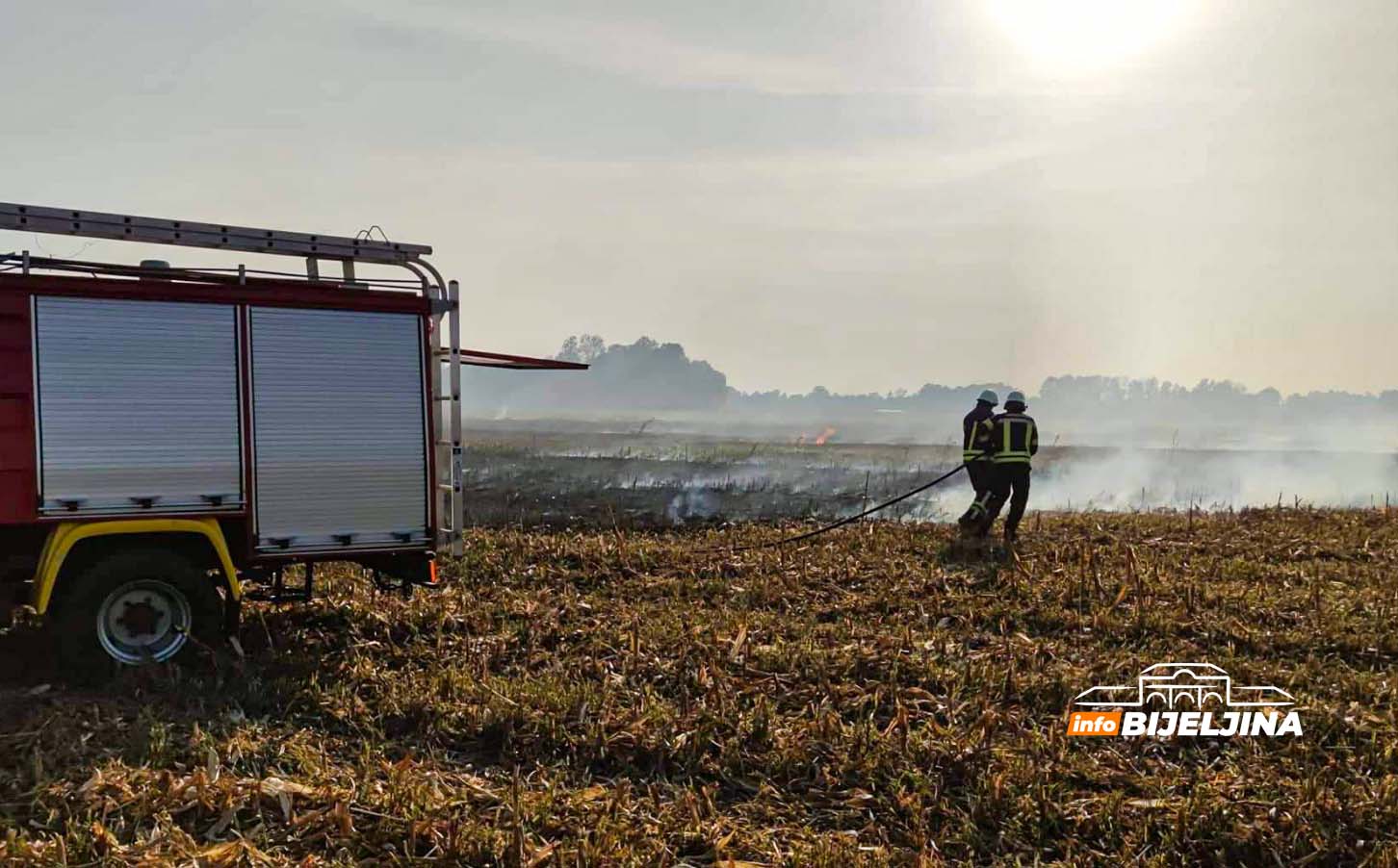 IZGORIO I ZASAD POD KUKURUZIMA U Bijeljini danas 12 POŽARA, vatrom čistili imanja uprkos vjetru (FOTO)  