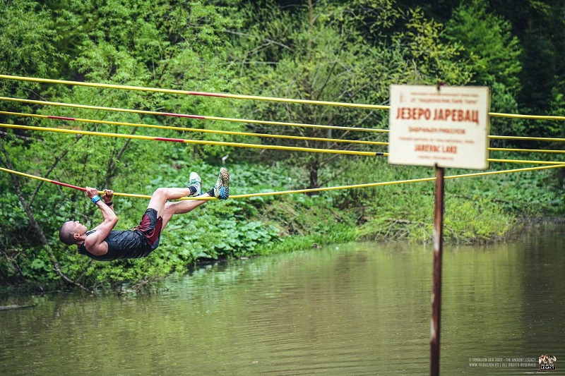Stevanović se okitio zlatom: Trka sa preprekama okupila hiljade sportista i rekreativaca (FOTO)