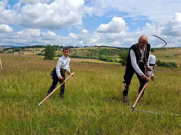Na Sokocu oživjela tradicija: Više od 20 kosaca odmjerilo snage, pobjeda otišla u Han Pijesak