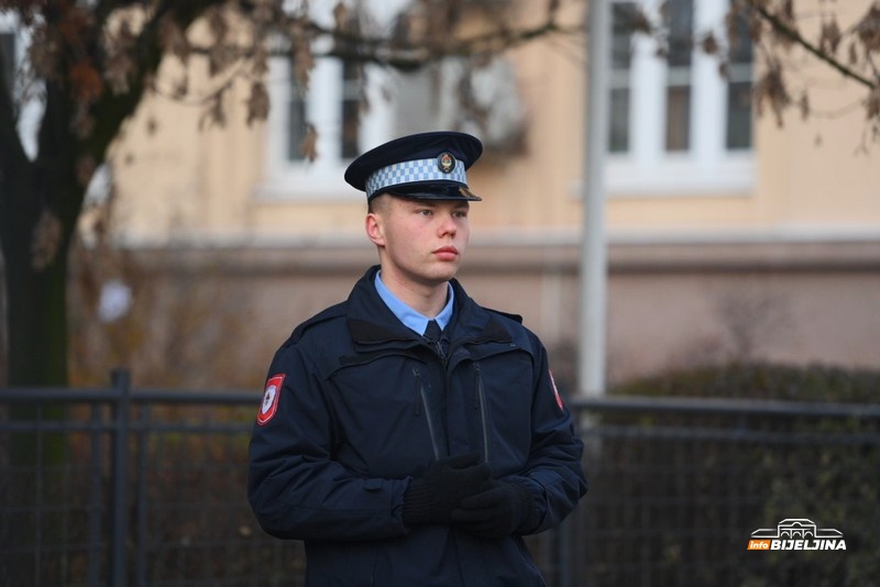 Na području PU Bijeljina dojavljena bomba u više od 20 škola, u toku pregledi