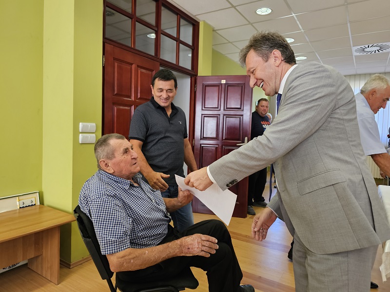 Podrška poljoprivredi lokalne uprave Ugljevika: Krečnjak za kvalitet zemljišta