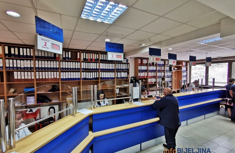 Zbog opštih izbora za vikend rade lokacije za izdavanje ličnih dokumenata