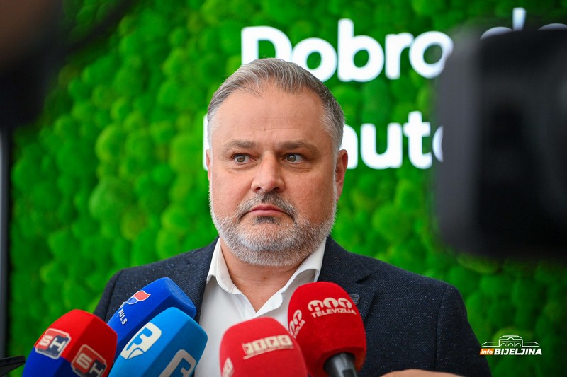 U Brčkom svečano otvoren novi Toyota salon, zvijezda večeri novi model RAV4: Kupcima usluge na najvišem nivou (FOTO)