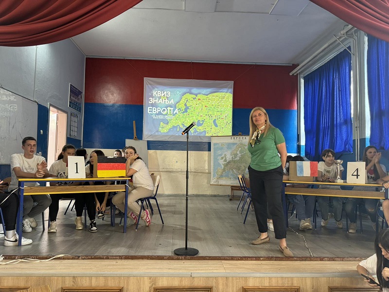 Bijeljina: U OŠ “Vuk Karadžić” priređen kviz “Geografija Evrope” za sedmake (FOTO)