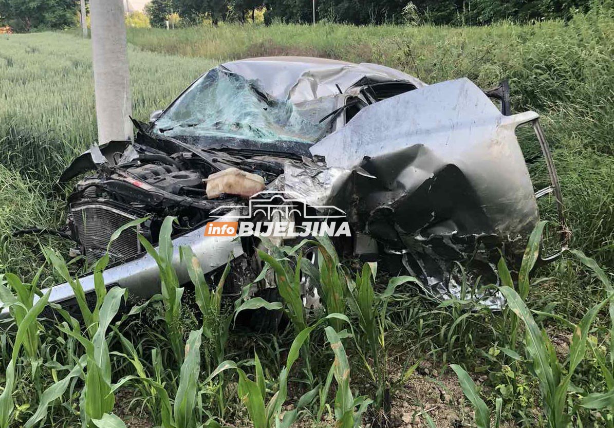Nezgoda kod Bijeljine: Automobilom sletio sa puta, prevezen na Urgentni (FOTO)