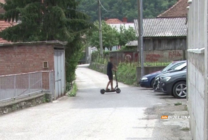 Zvornička policija u pojačanoj kontroli vozača trotineta, uskoro razmatranje izmjena Zakona (FOTO)