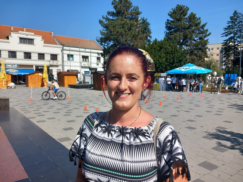 Poligon na bijeljinskom trgu – mališani uče o pravilima u saobraćaju (FOTO)