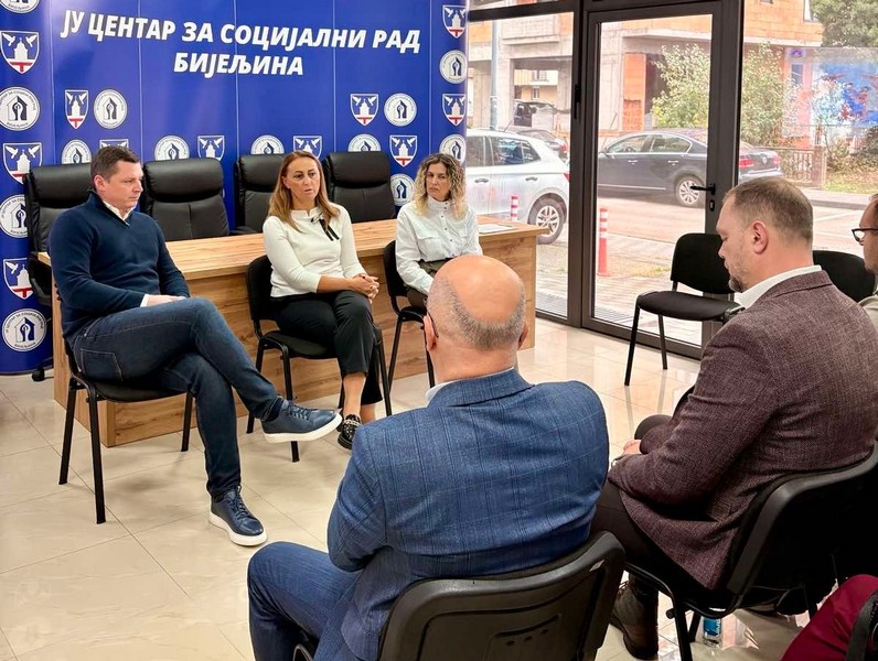 U Savjetovalištu u Bijeljini održali sastanak sa direktorima osnovnih škola: Akcenat na potrebama djece