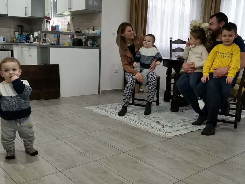 NAKON DVIJE DECENIJE U Švajcarskoj  VRATILI SE u rodne Lopare i pokrenuli posao (FOTO) 