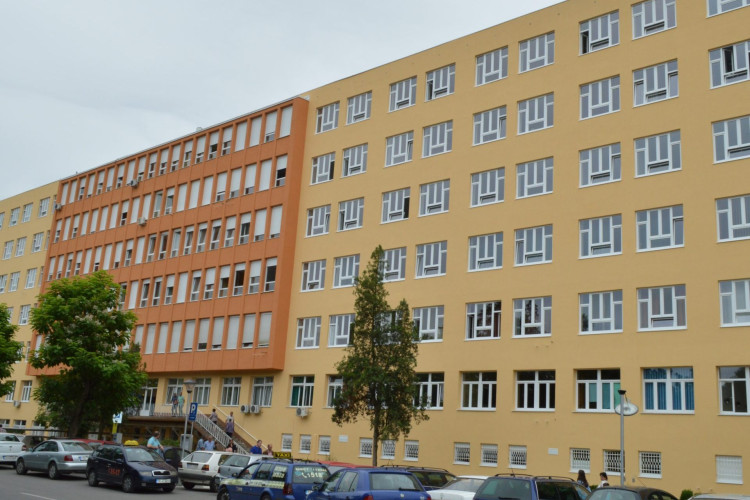 Poznato stanje djevojčice koja je pala s prozora osnovne škole