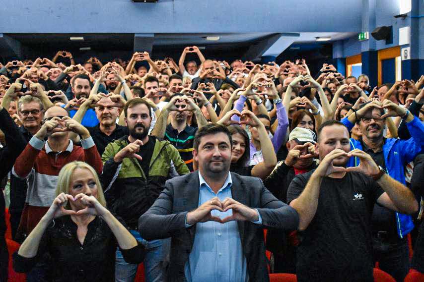 Petrović: “Milane, vrati se”: U Tesliću održan (BES)KORISTAN SKUP podrške bivšem predsjedniku SDS