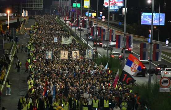 Slila se rijeka ljudi: U Srbiji komemorativni skupovi povodom 11 mjeseci od pada nadstrešnice u Novom Sadu