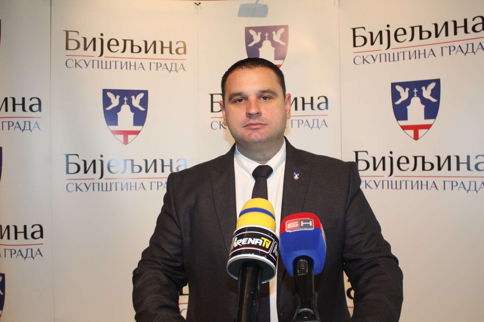 Mitrović: Stotinu paketića za djecu na Kosovu i Metohiji