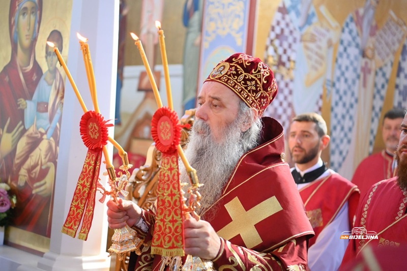Velika svečanost u Bijeljini: Sveti Pantelejmon okupio vjernike, Mitropolit Fotije predvodio liturgiju (FOTO)