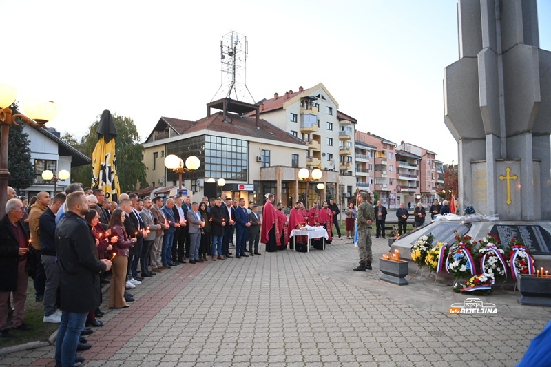 Odata počast poginulim borcima u okviru obilježavanja Svete Petke u Ugljeviku (FOTO)