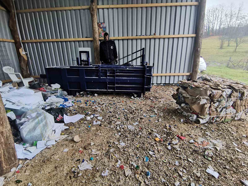 NAKON DVIJE DECENIJE U Švajcarskoj  VRATILI SE u rodne Lopare i pokrenuli posao (FOTO) 