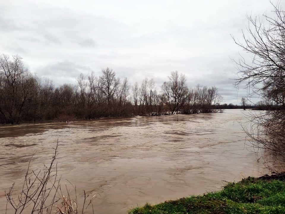 Bijeljina: Vatrogasci iz kuće u Janji evakuisali trudnicu i još tri osobe