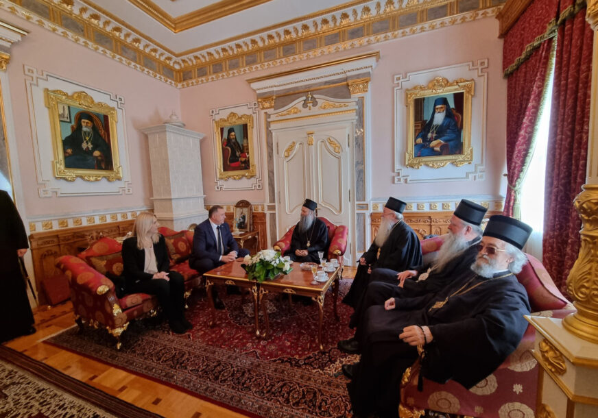 Dodik razgovarao sa patrijarhom Porfirijem “Vjera snažan element identiteta srpskog naroda”