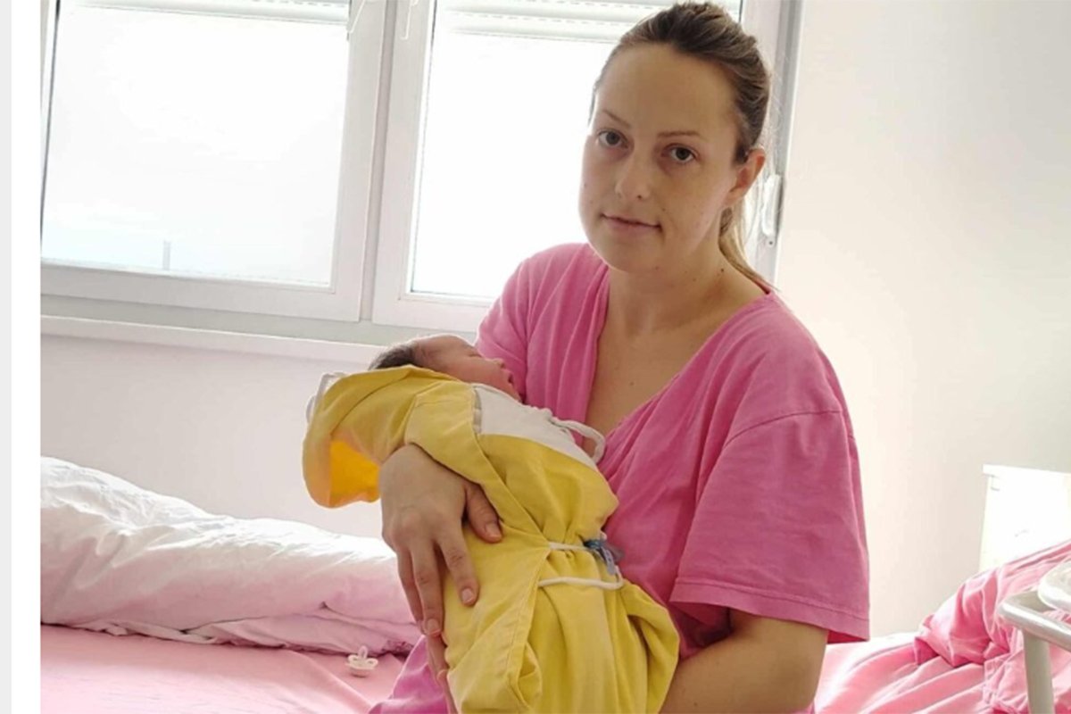 Porodicu Prodić blagoslovilo rođenje petog sina