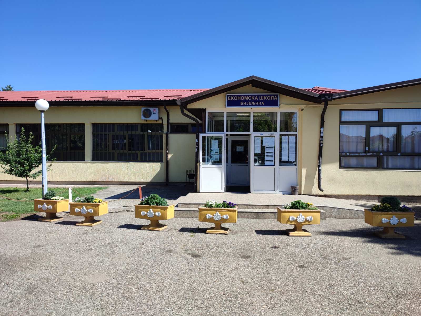  OKONČAN PRVI UPISNI ROK U BIJELJINSKIM SREDNJIM ŠKOLAMA: U Tehničkoj upisano čak 28 vukovaca (FOTO)