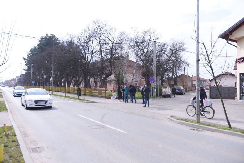 Stanovnici Galca: Ugrožena bezbjednost djece, Gradska uprava ne odgovara na zahtjeve (FOTO)