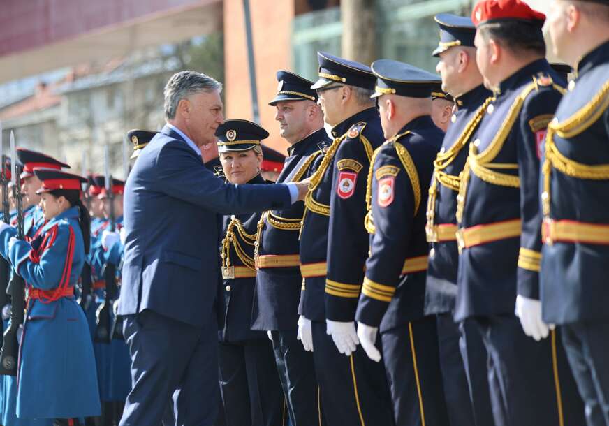 Služen parastos i položeni vijenci na spomen- obilježje