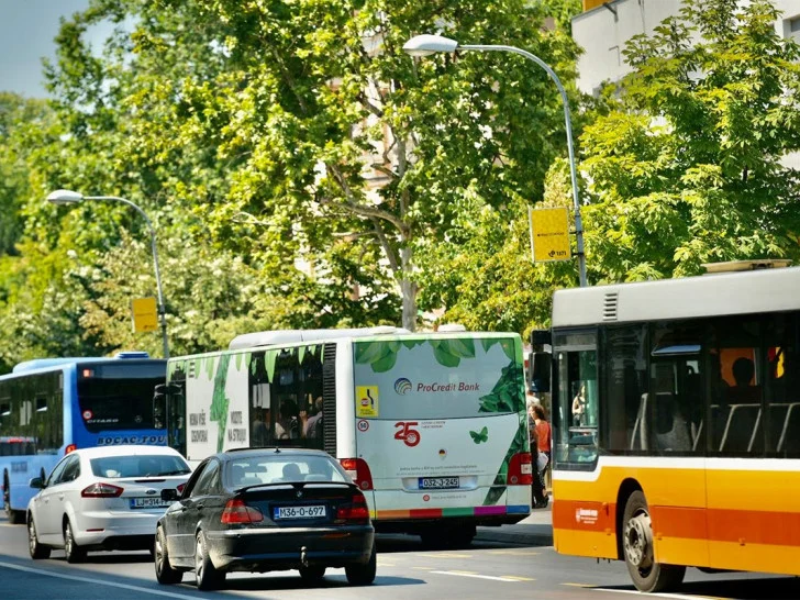 Pojačane gužve na putevima i granici: Obratite pažnju na ove dionice