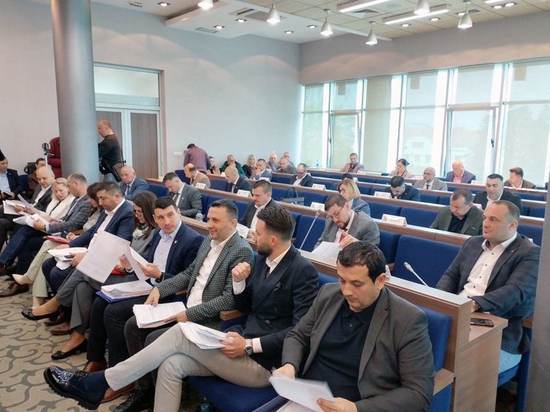 Bijeljina dobila budžet, žestoke optužbe na sjednici: Raspravljali o arčenju novca, rupama na ulicama, kanalizaciji...