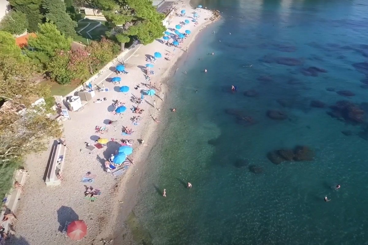 Na poznatoj hrvatskoj plaži zabranjeno kupanje