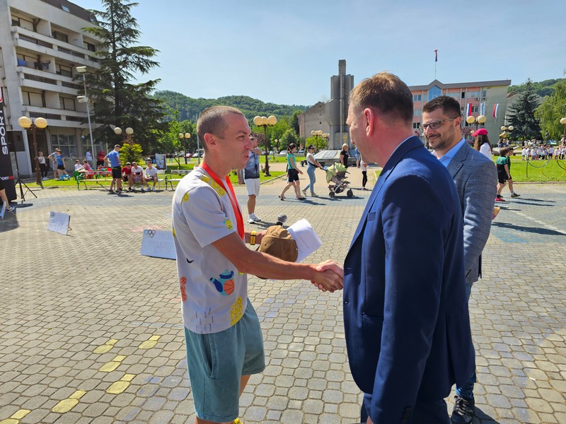 Božićni intervju načelnika Ugljevika: Godina poštenog rada, brige za ljude i temelja za sigurniju budućnost